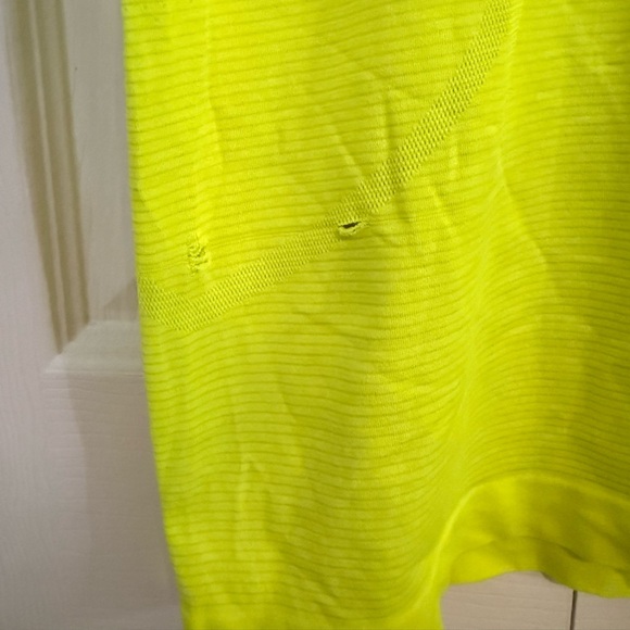 lululemon short sleeve swiftly *hip length - Picture 2 of 4